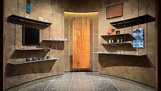 左：ロビー資料室、右：メゾネットスイート