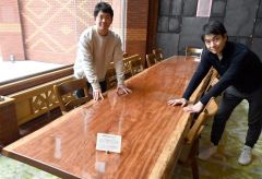 大テーブルの音響化